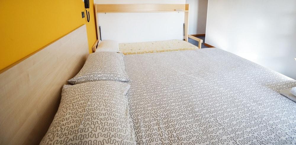 Hotel Morfeo - Young People Hotels (Adults Only) Rimini Zewnętrze zdjęcie